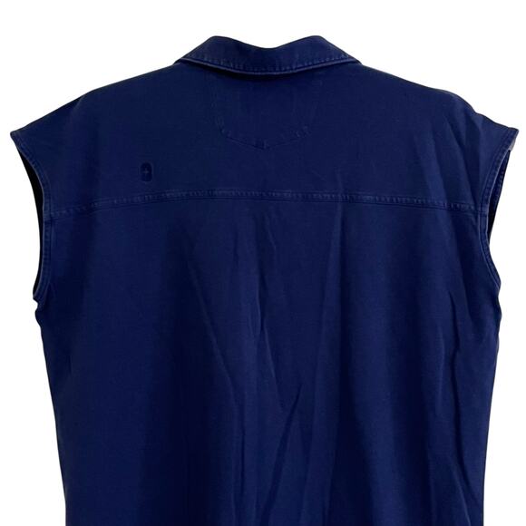 Figs Tailored Sleeveless Scrub Top 1/4 Button - Picture 5 of 7